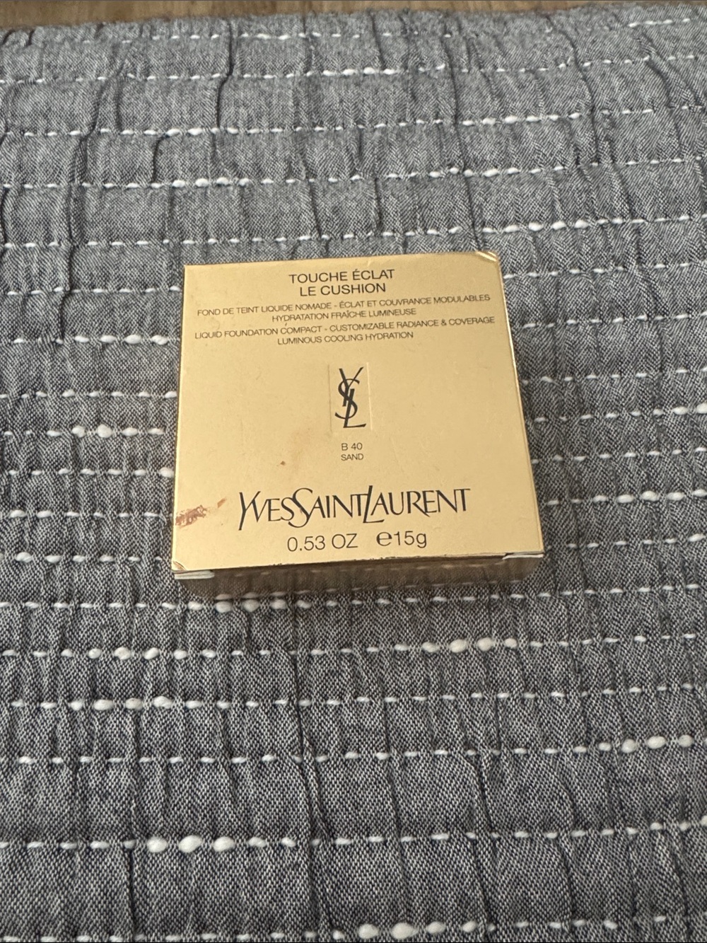 Yves Saint Laurent foundation compact (B 40)